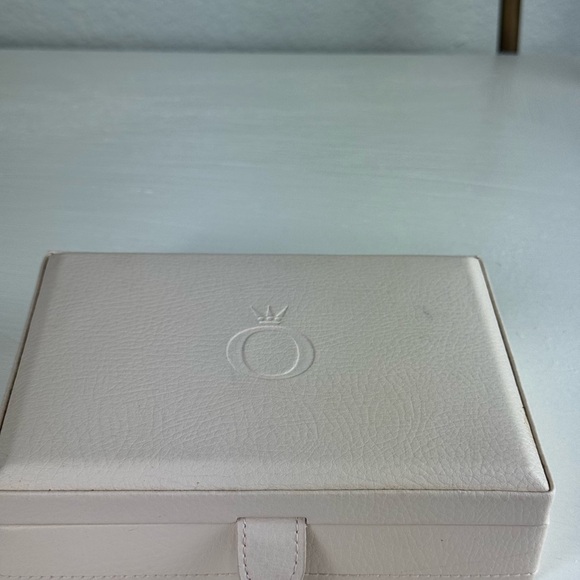 Pandora Ivory Jewelry Case - Picture 4 of 13